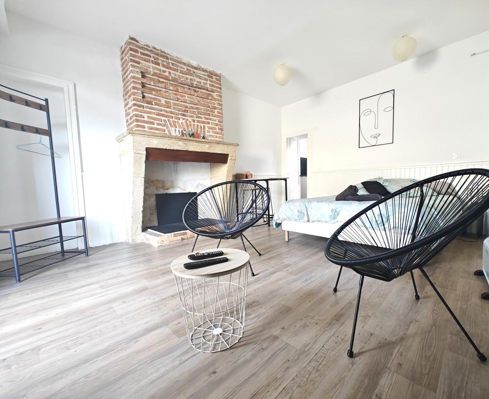Studio Entier Proche Des Commerces - 1 A 2 Pers - Langon  Exterior photo
